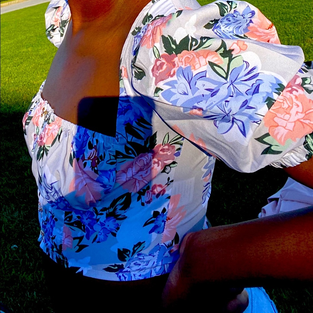 puff sleep bardot crop top. around 27 in at waist